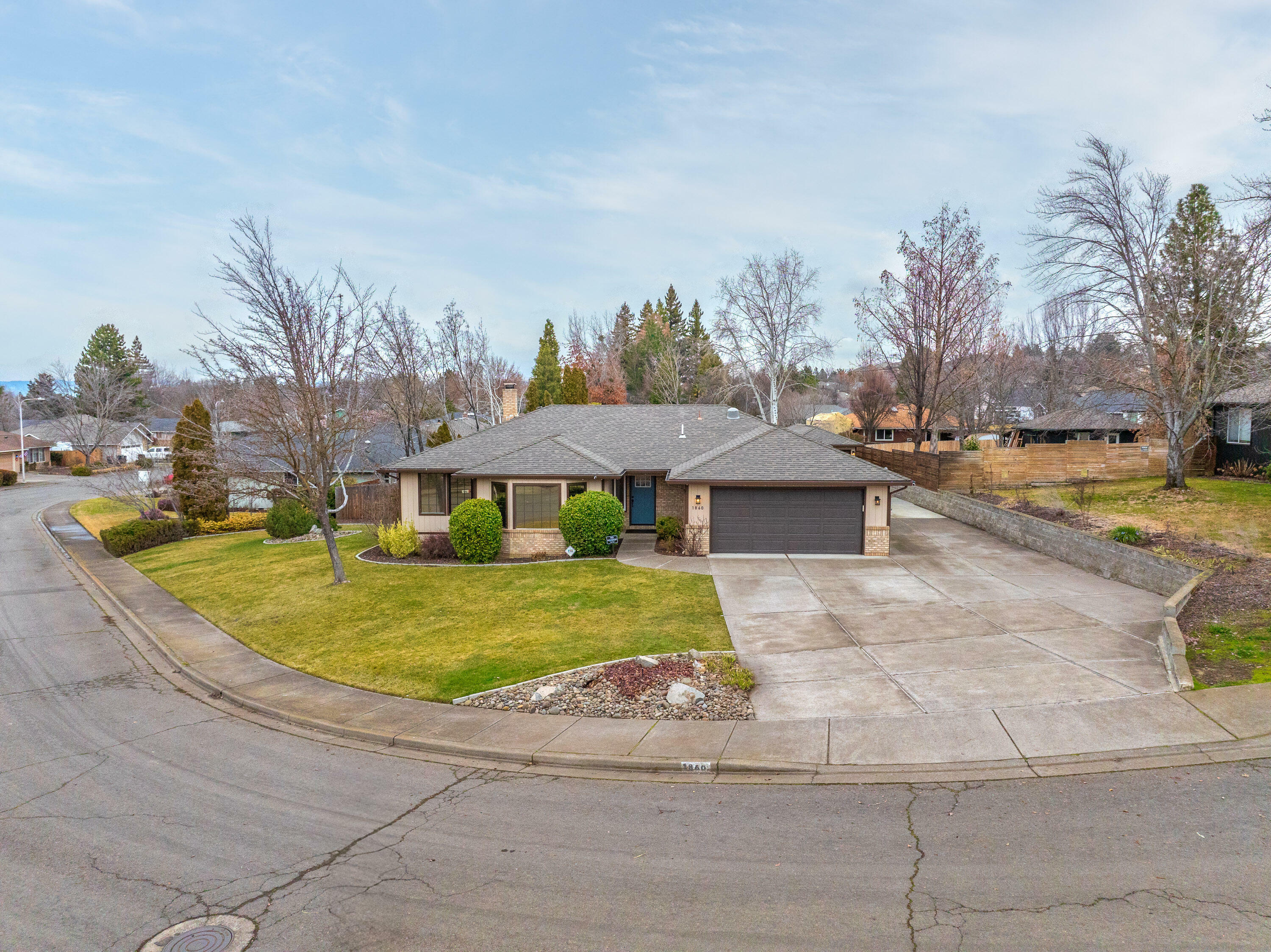 1860 Canyon Avenue  Medford OR 97504 photo