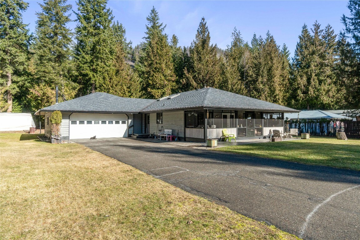 4061 Santa Road  Scotch Creek BC V0E 1M5 photo