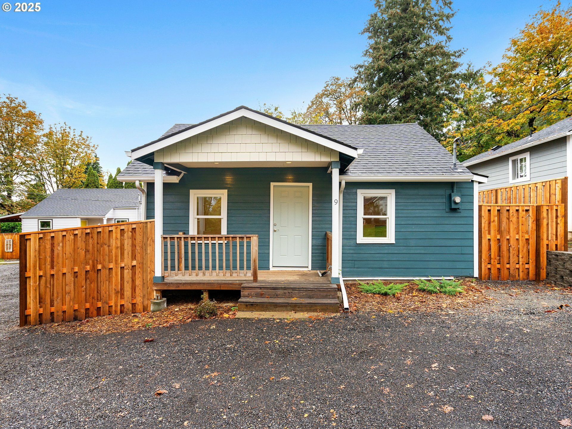 Property Photo: 2311 SW 6th Ave 9 WA 98607