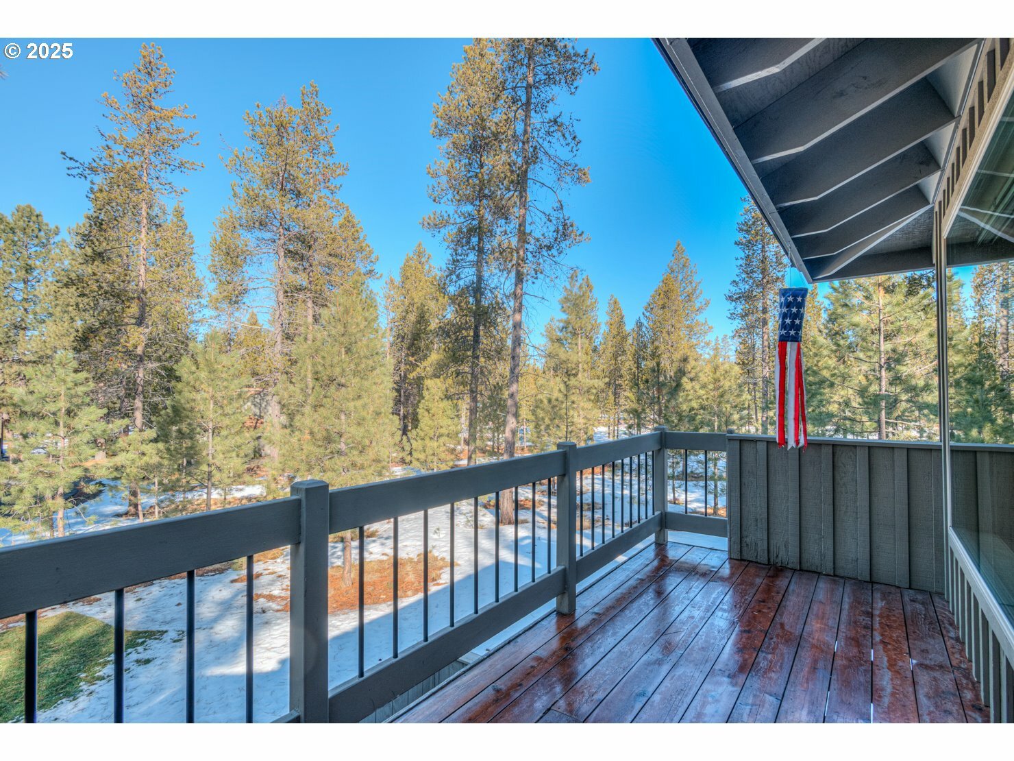 Property Photo: 17683 Broken Top Ln OR 97707