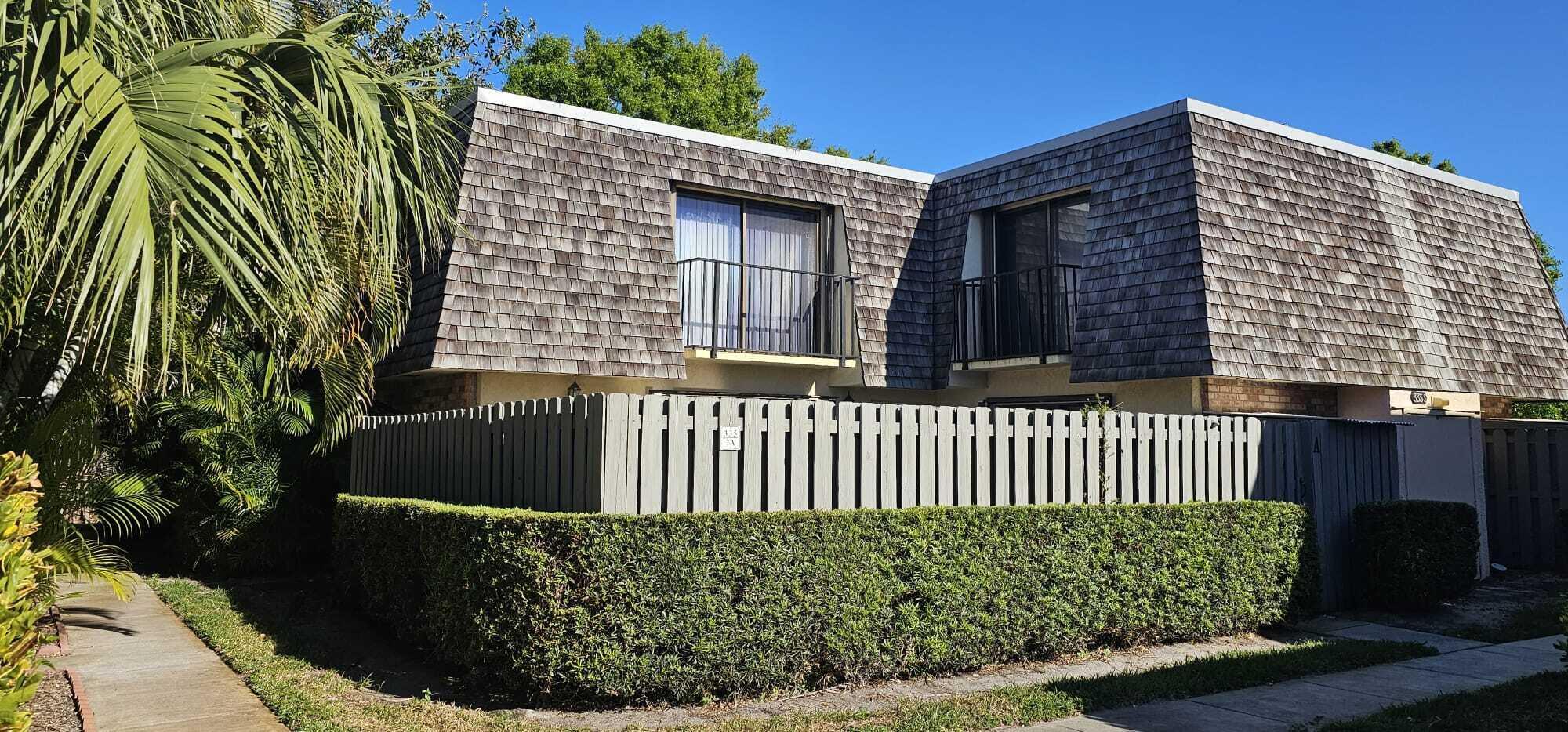 Property Photo: 335 S Waverly Place 7A FL 32960