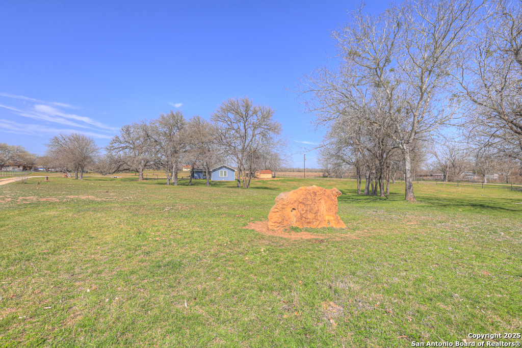 Property Photo:  100 Meadow Lake  TX 78155 