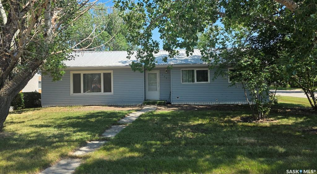323 Heward Street  Stoughton SK S0G 4T0 photo