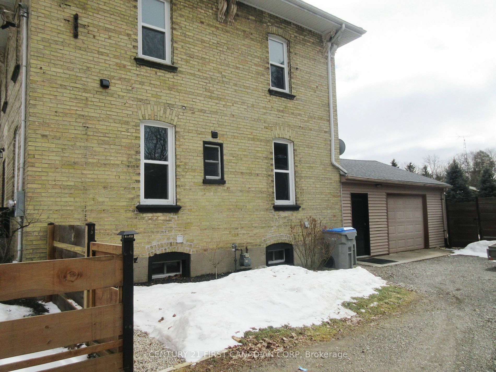 Property Photo:  22393 Adelaide Rd  ON N0L 1W0 