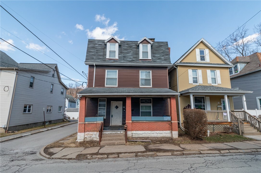 Property Photo: 218 W Brady St PA 16001