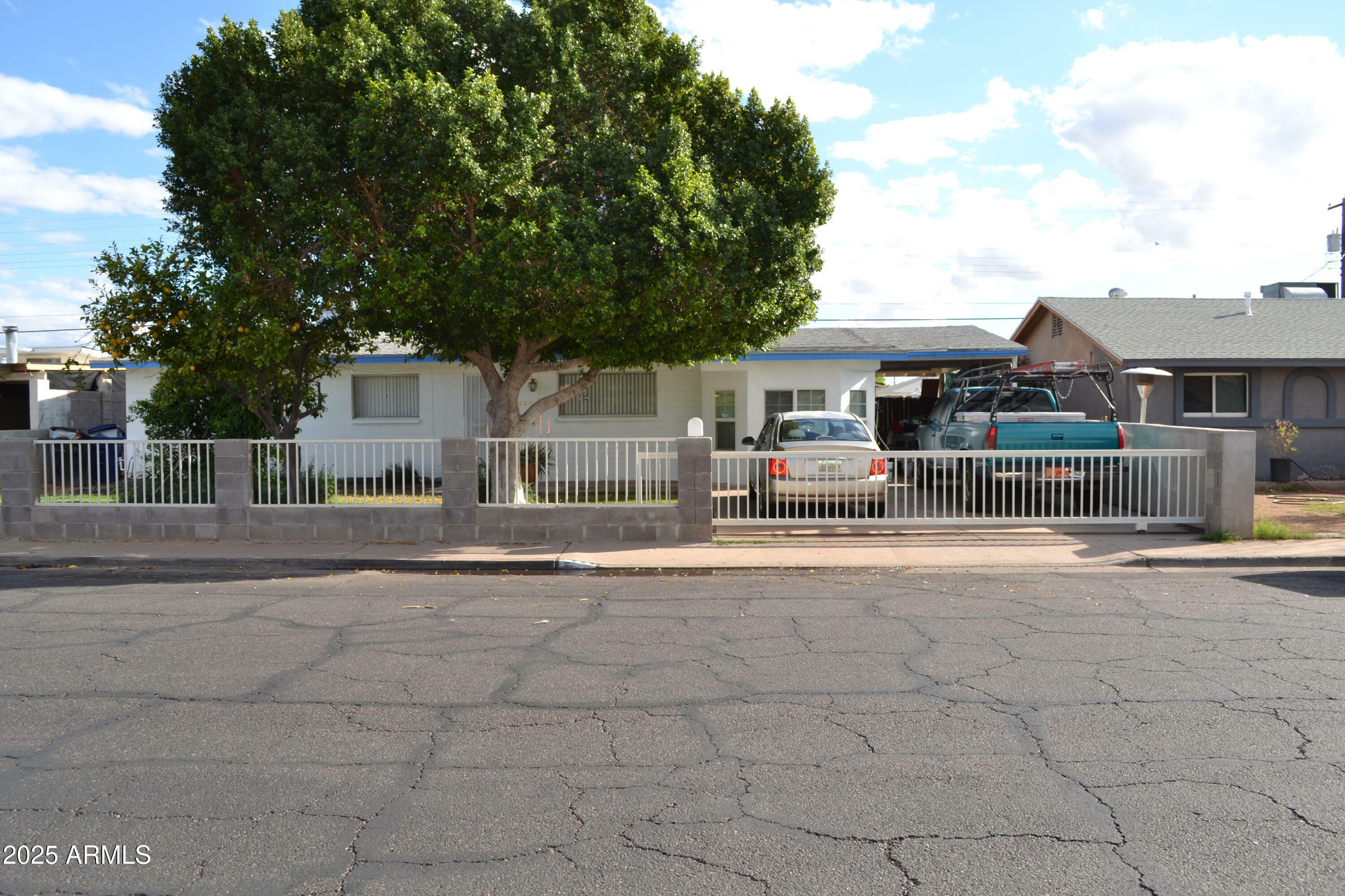 Property Photo: 1439 W 6th Drive AZ 85202