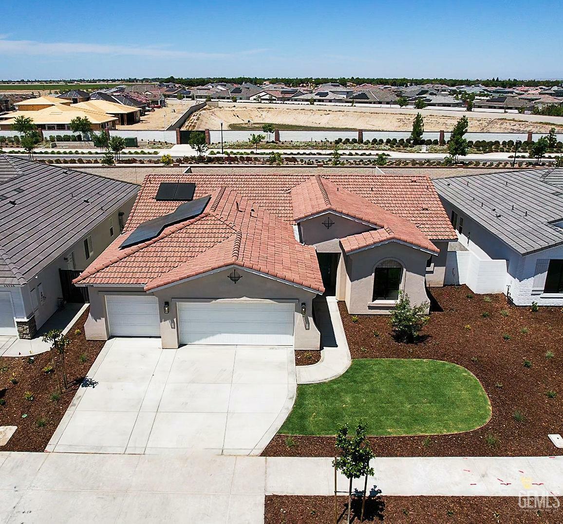 Property Photo: 12706 Kinnick Court CA 93311