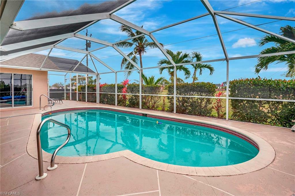 Property Photo: 326 NW 5th St FL 33993