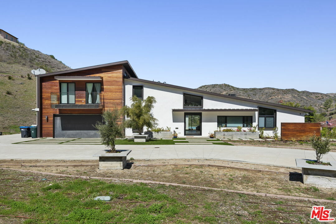 Property Photo:  31830   Lobo Canyon  CA 91301 