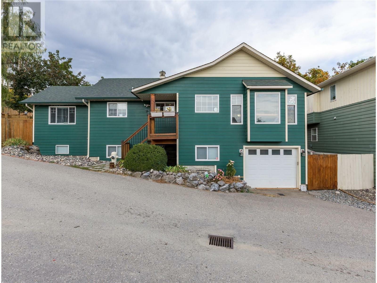 Property Photo:  4909 27 Avenue 8  BC V1T 9V4 