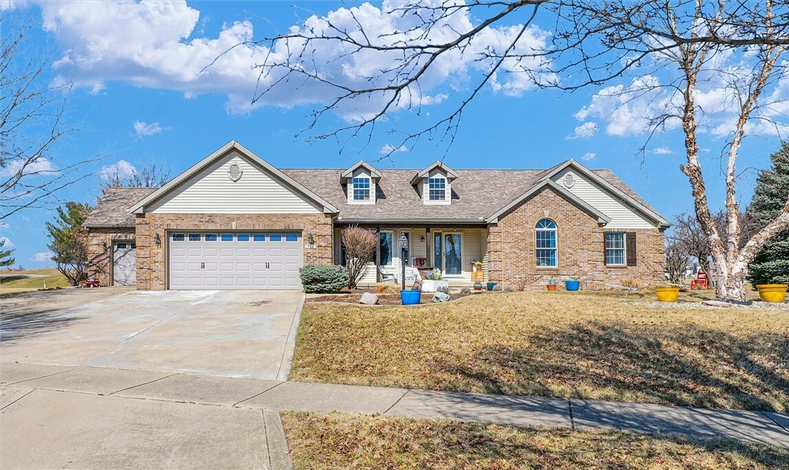 Property Photo: 916 Lakeshore Drive IL 61953