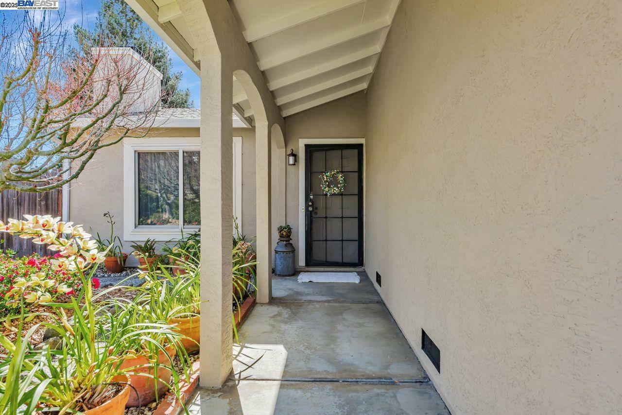 23185 Maud Ave  Hayward CA 94541 photo