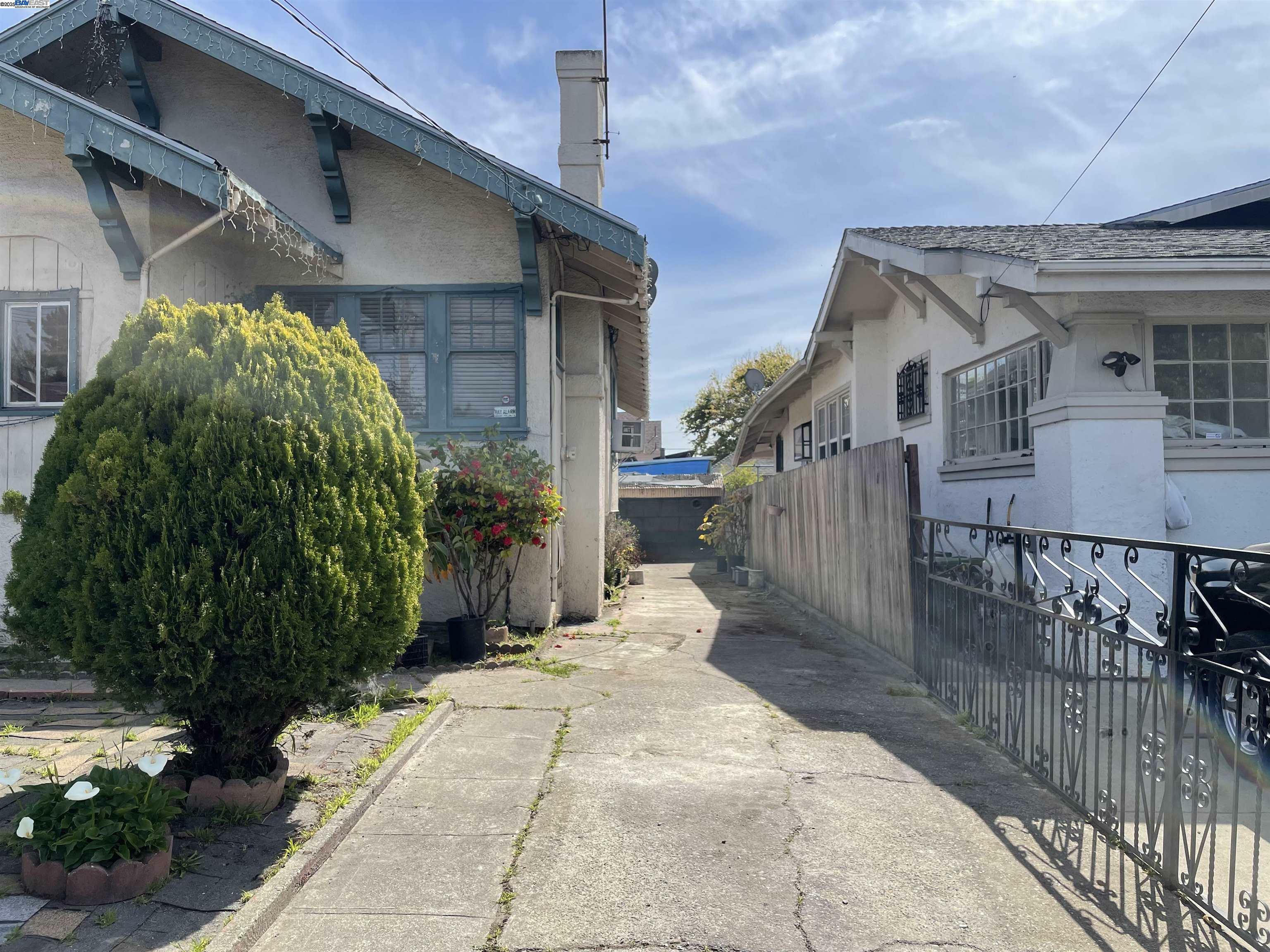 Property Photo:  2232 Rosedale Ave  CA 94601 