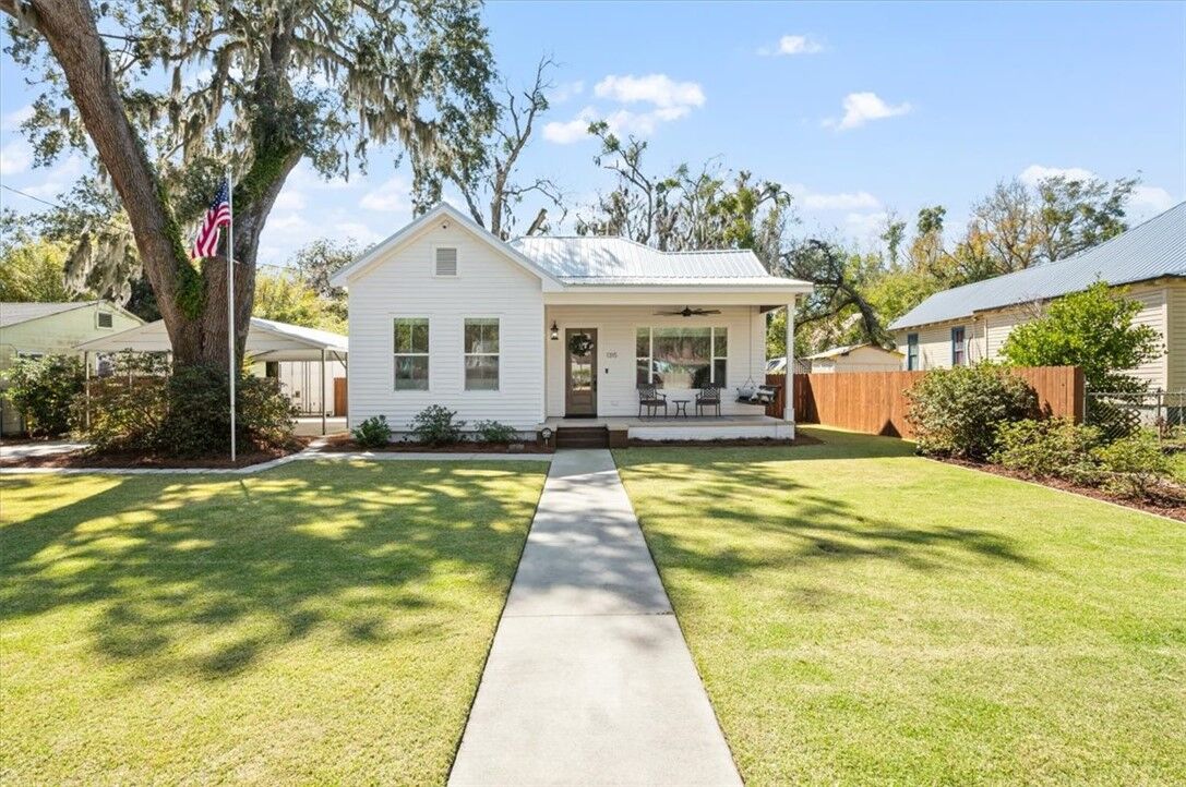 Property Photo:  1315 Lee Street  GA 31520 