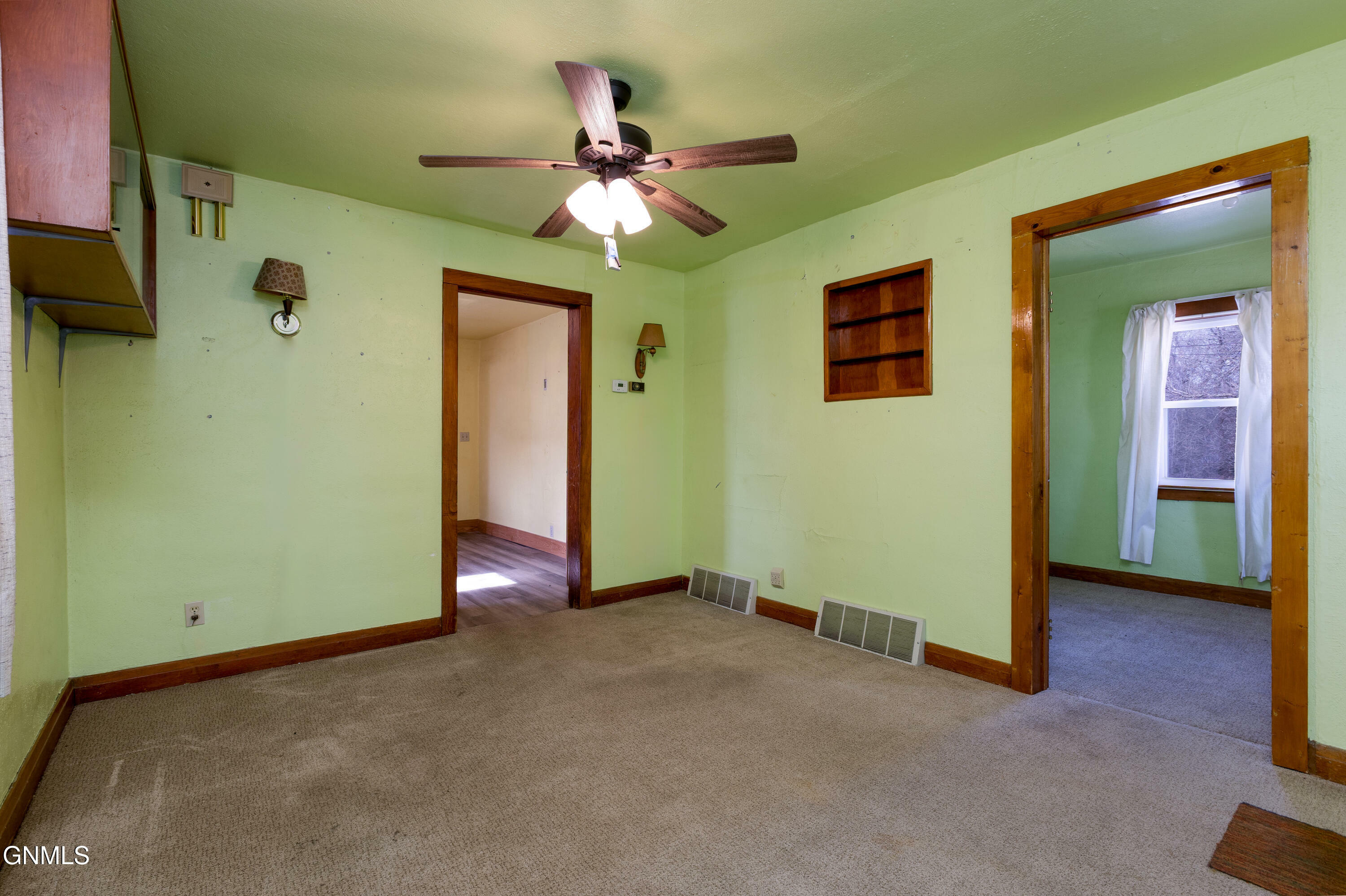 Property Photo:  730 N 20th Street  ND 58501 