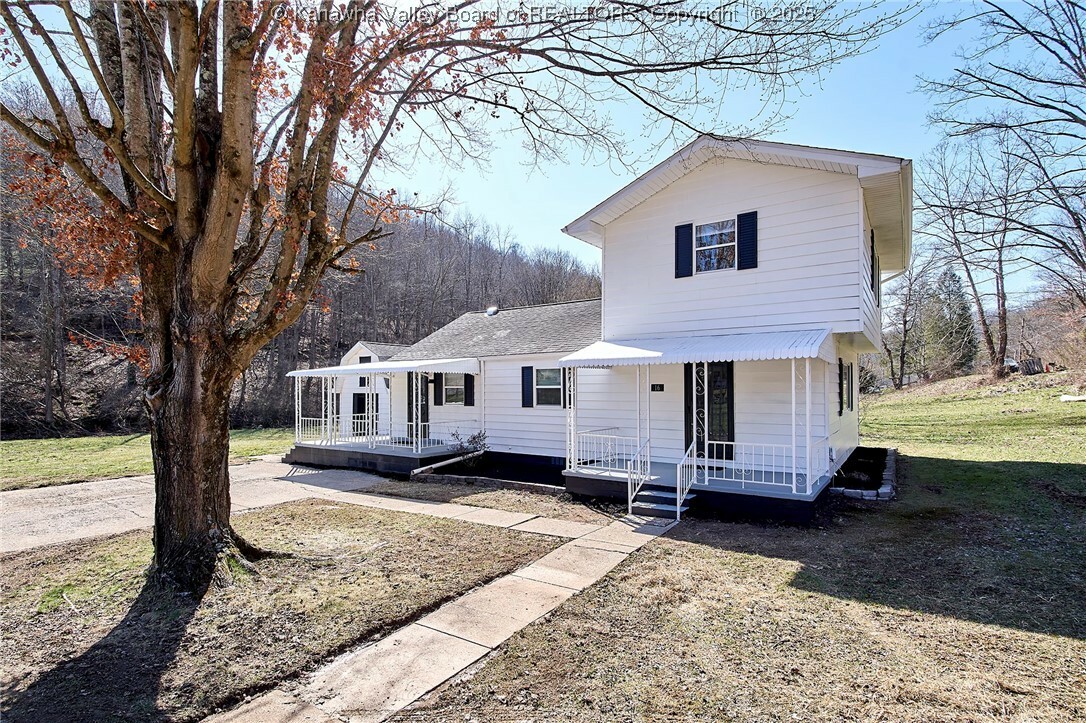 Property Photo:  16 New Wine Lane  WV 25312 