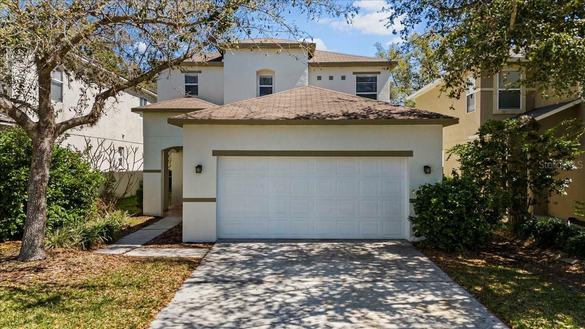 Property Photo:  2442 Silvermoss Drive  FL 33544 