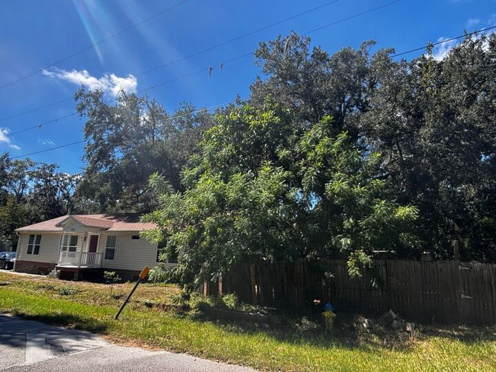 Property Photo:  902 Estelle Avenue  FL 33511