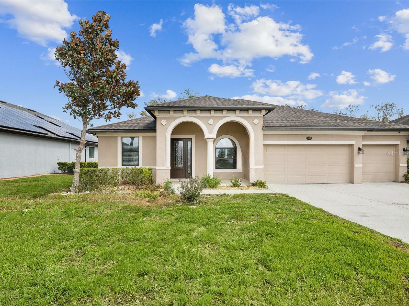 Property Photo:  636 Tierra Drive  FL 34609 