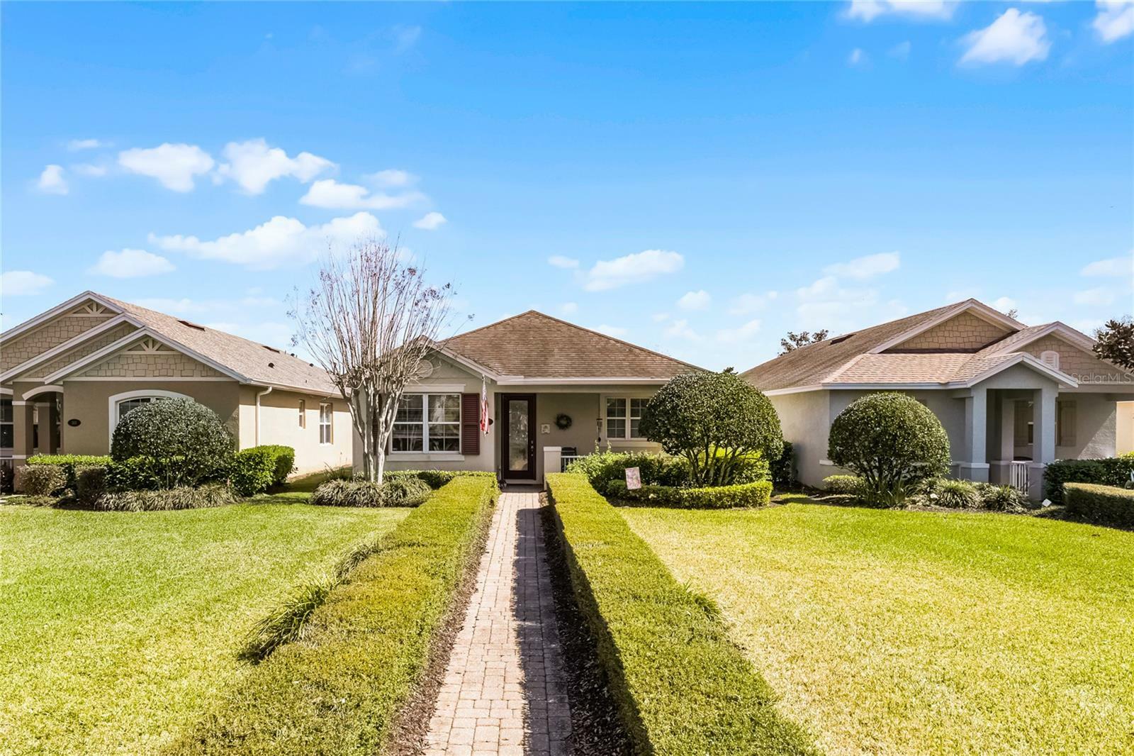 Property Photo:  205 Woodhouse Lane  FL 32724 