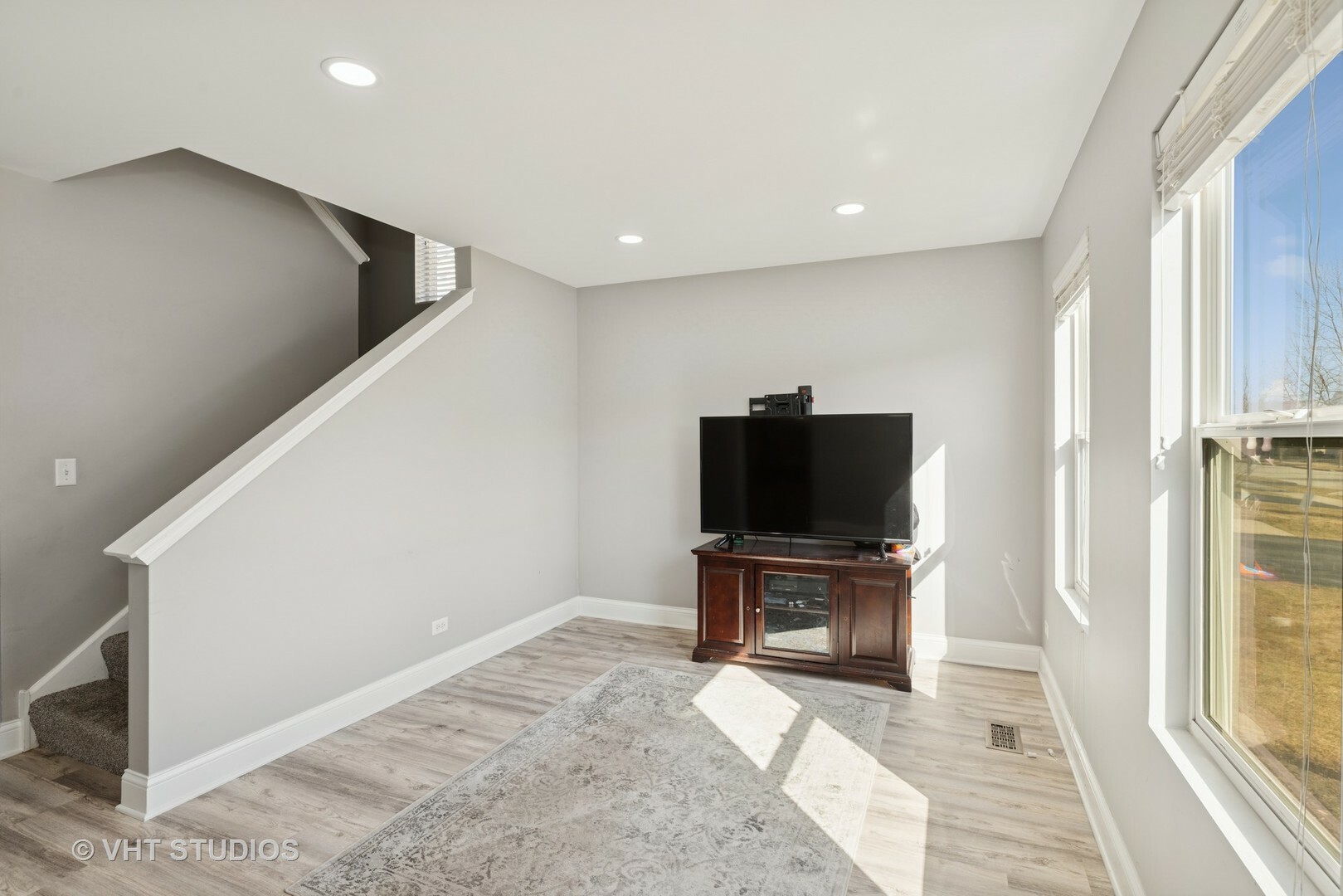 Property Photo:  876 Chopin Place  IL 60073 