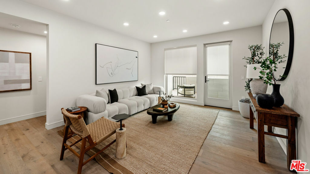 505 S Barrington Avenue 108  Los Angeles CA 90049 photo