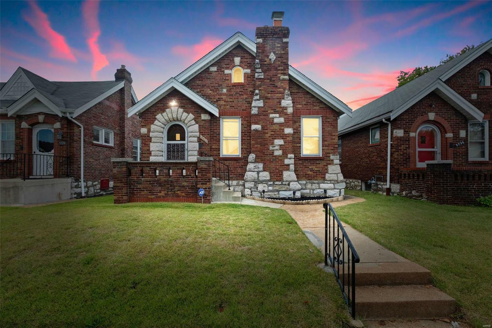 5722 Chippewa Street  St Louis MO 63109 photo