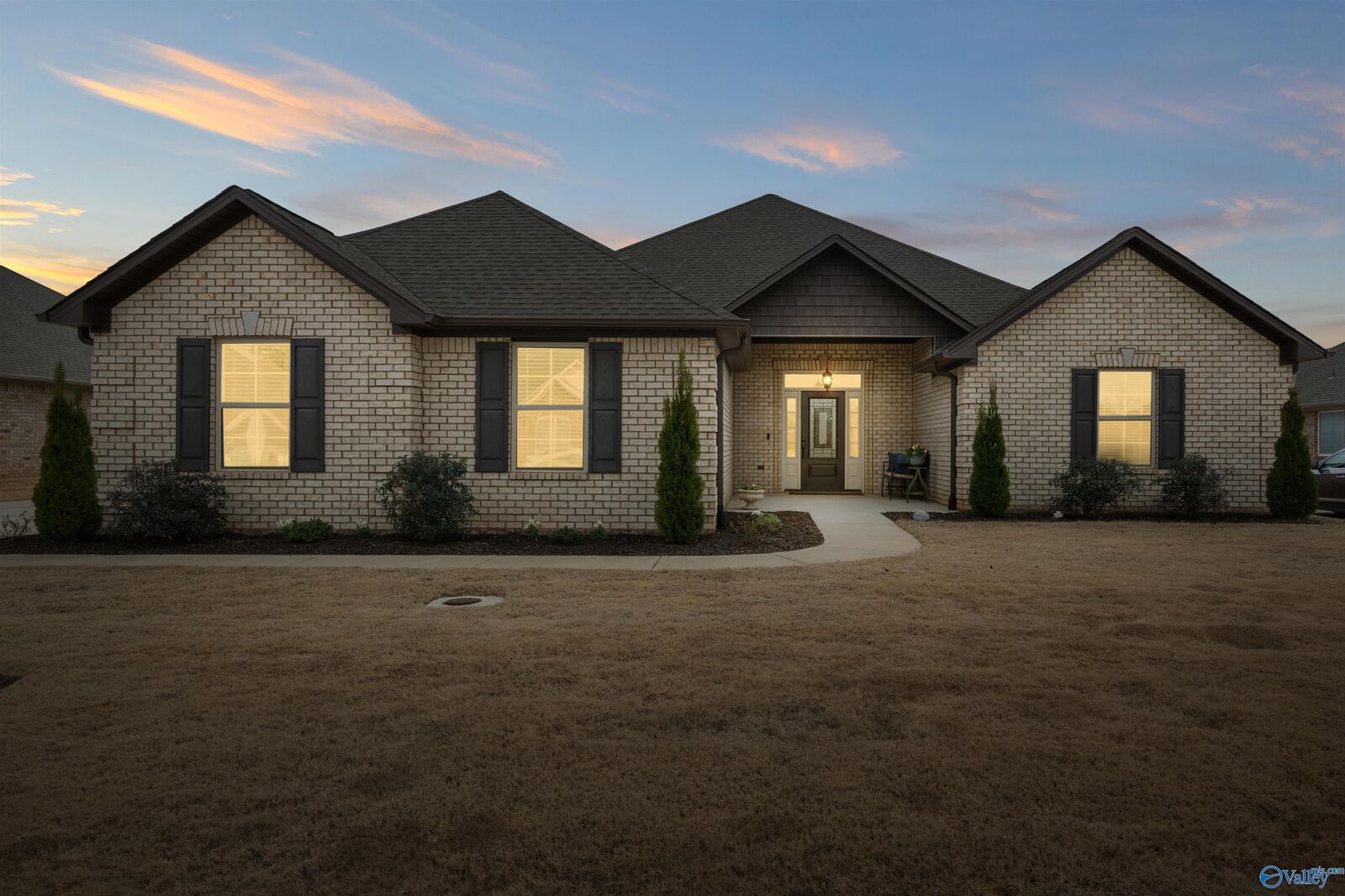 Property Photo: 17029 Stonegate Drive AL 35613