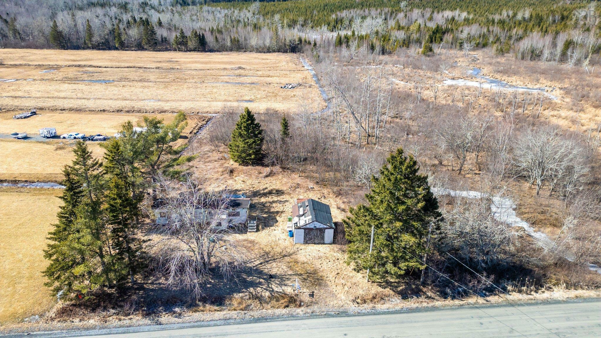 Property Photo:  303 Egmont Road  NS B0N 1Y0 