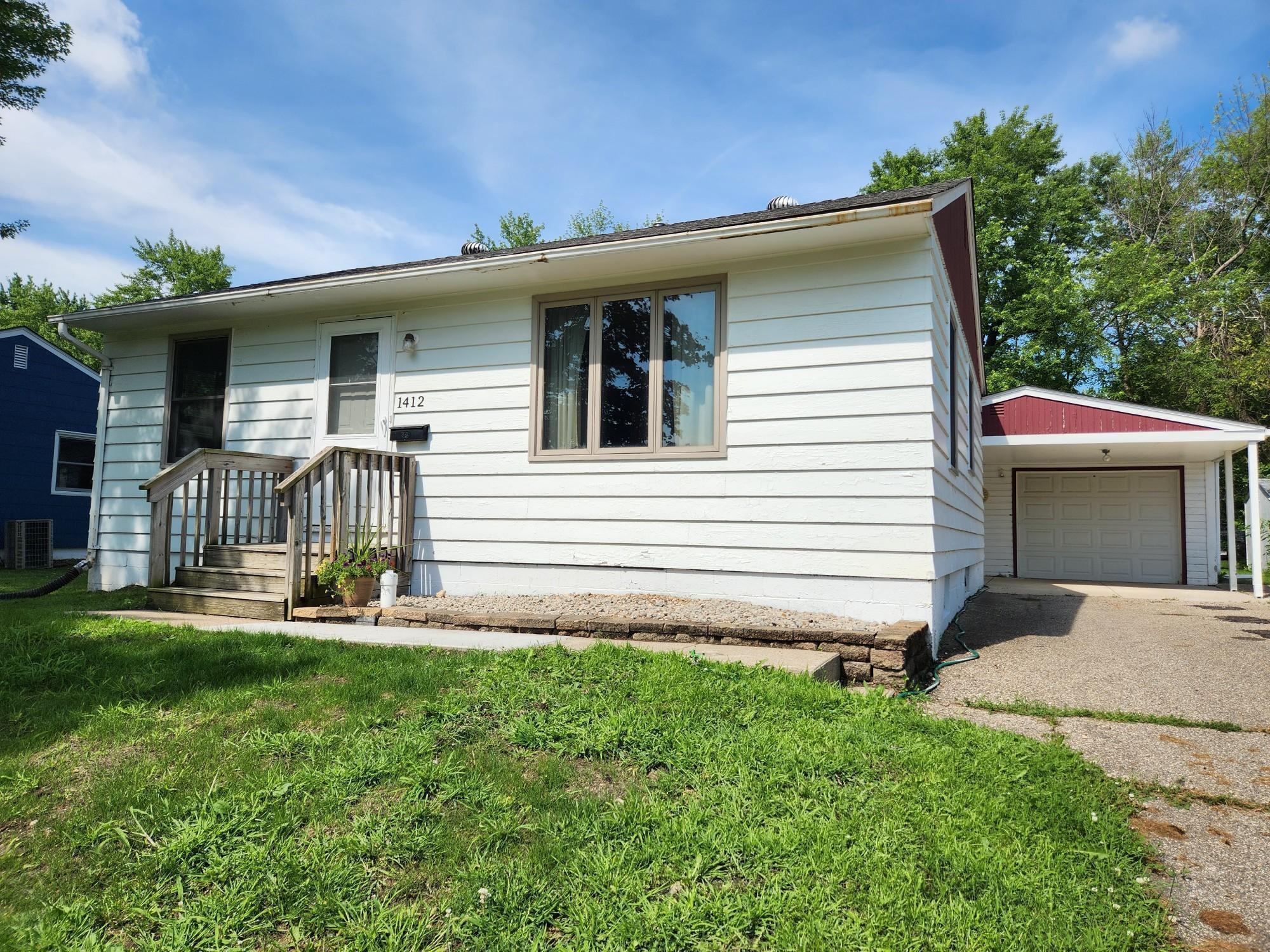 Property Photo: 1412 Manor Avenue MN 56007