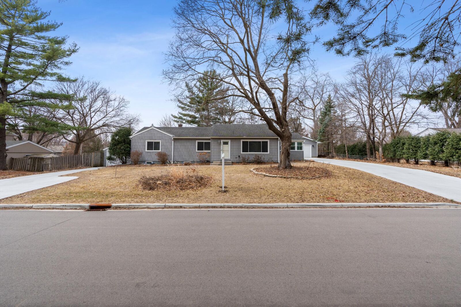 Property Photo: 3418 Elmwood Place MN 55345