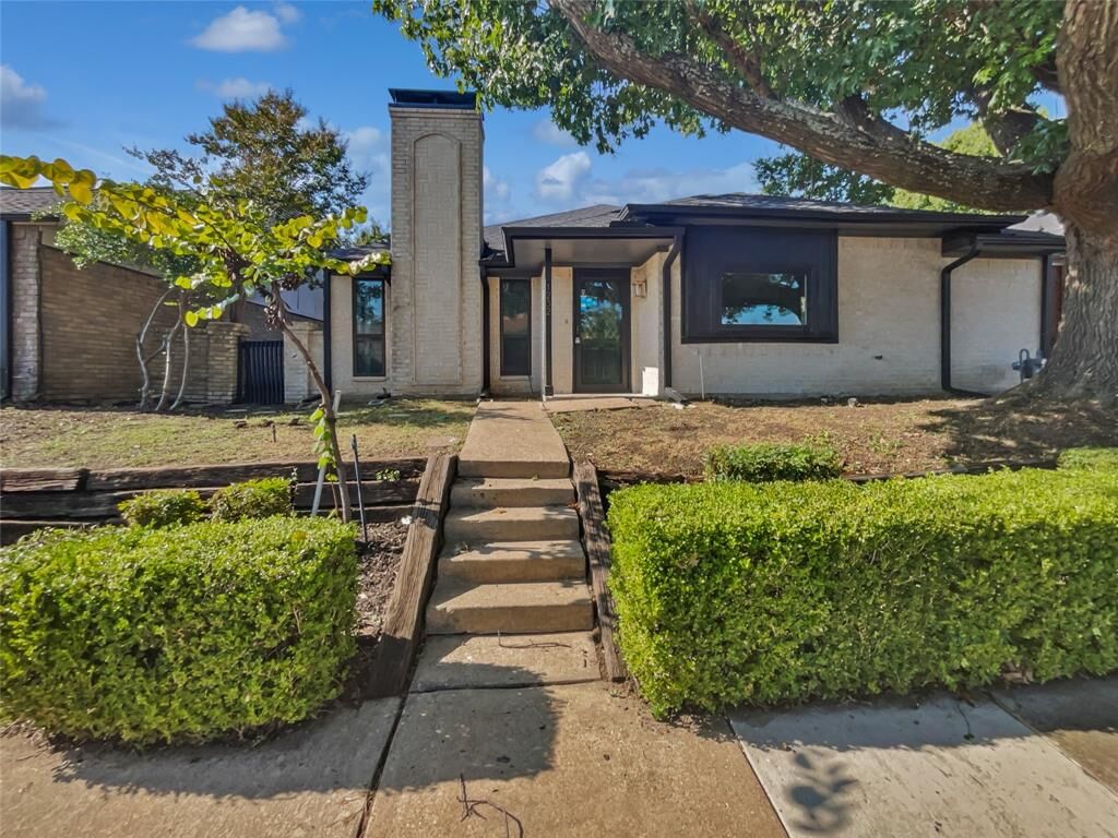 Property Photo: 1232 Richland Oaks Drive TX 75081