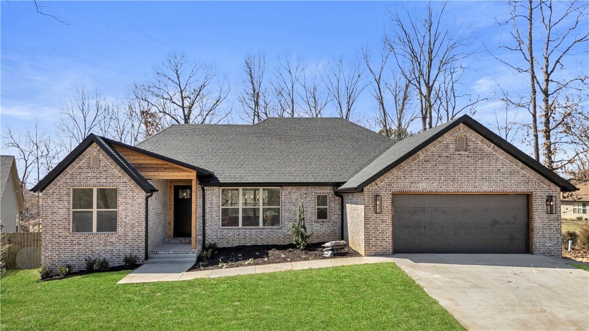 Property Photo:  4 Stobo Lane  AR 72715 