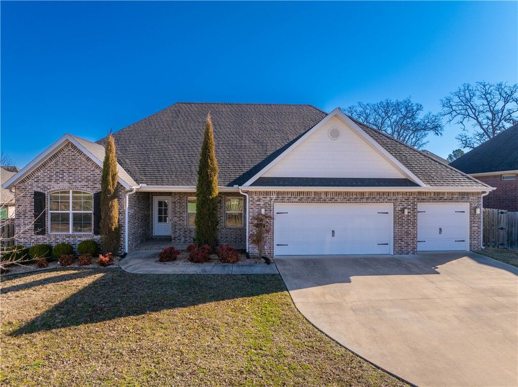 Property Photo:  1636 Pebble Beach Drive  AR 72701 