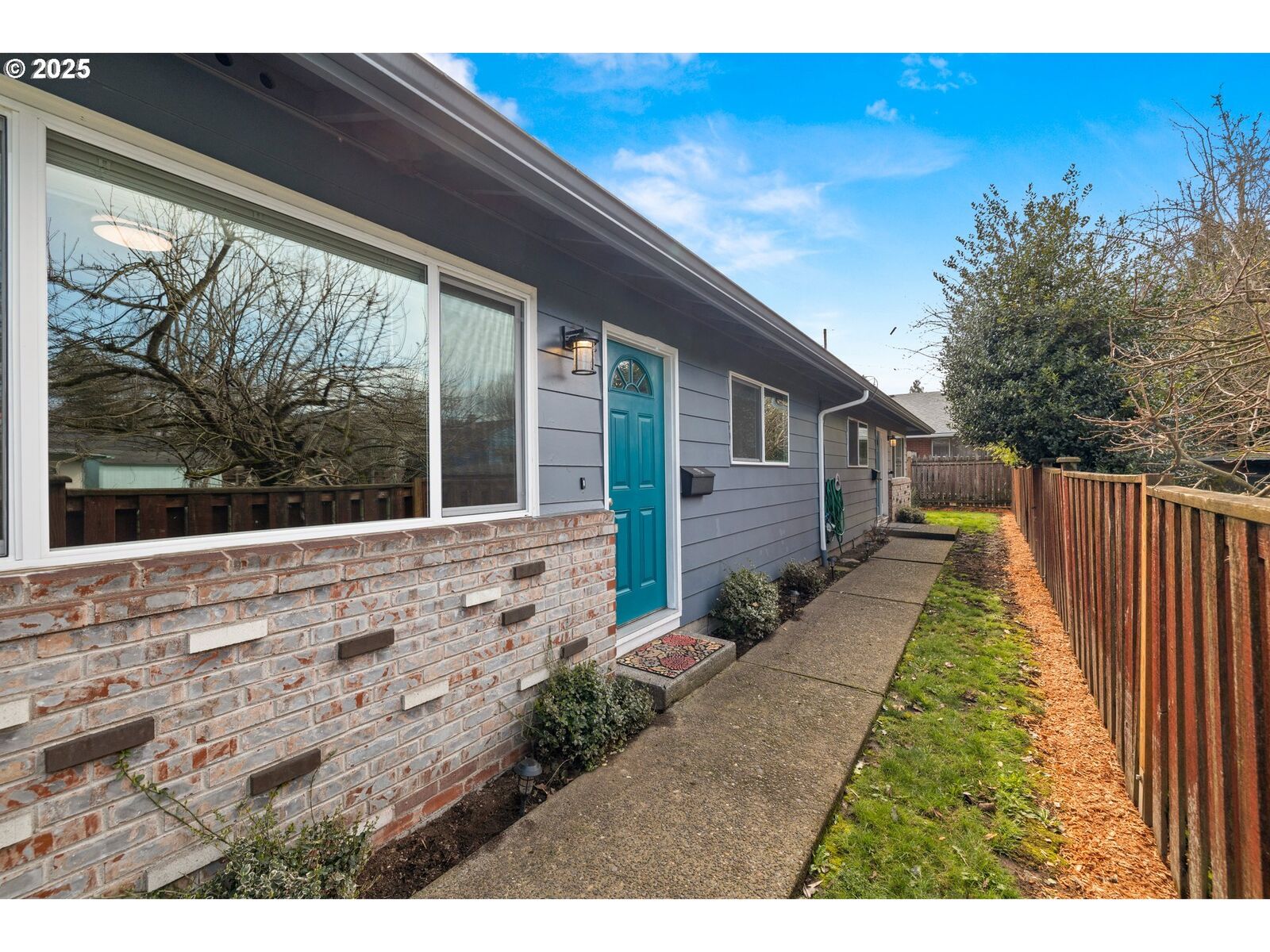 Property Photo:  6836 N Smith St  OR 97203 