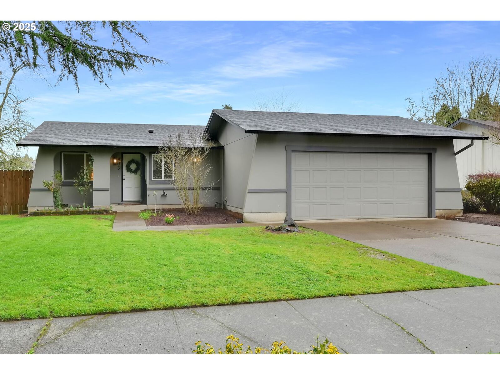 Property Photo: 403 Van Duyn St OR 97401