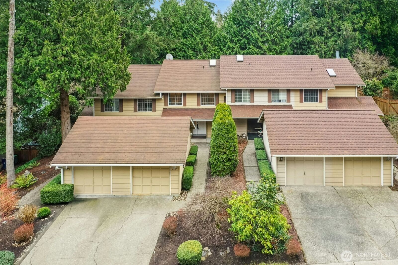 Property Photo:  8612  137th Avenue NE  WA 98052 