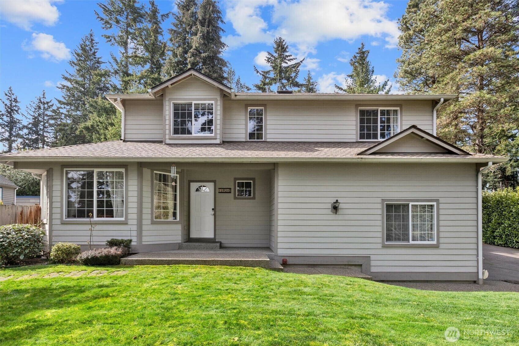 Property Photo:  19207  Firlands Way N  WA 98133 