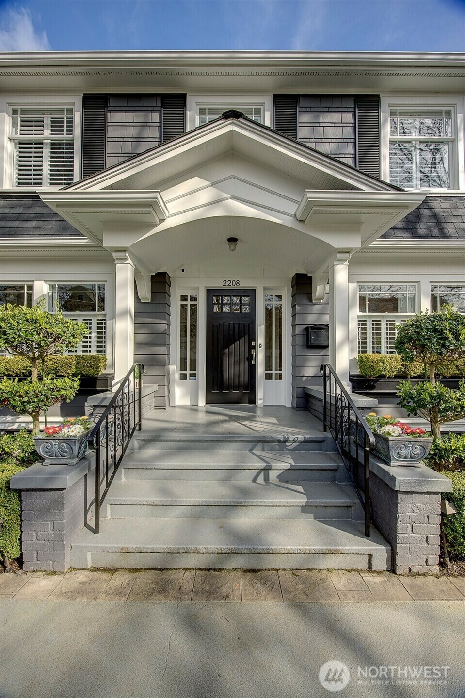 Property Photo: 2208 Bigelow Avenue N WA 98109