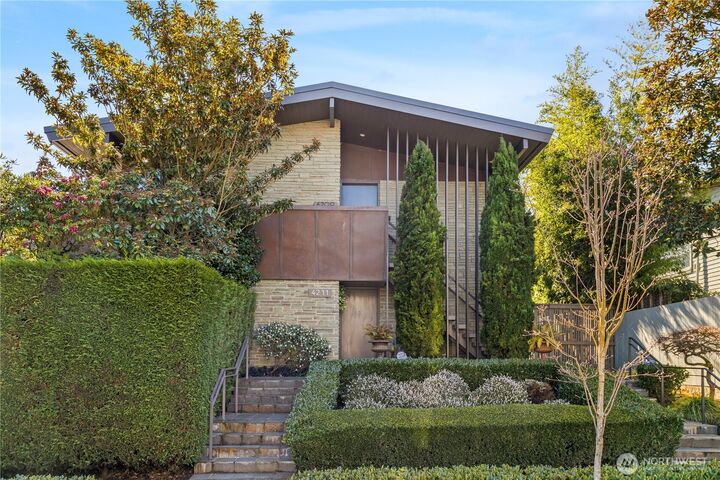 4209 E Lynn Street 2  Seattle WA 98112 photo