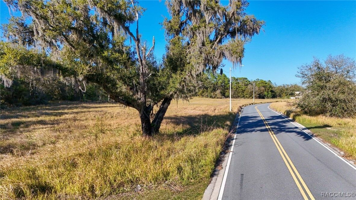 Property Photo: 2403 W Coast Path FL 34465