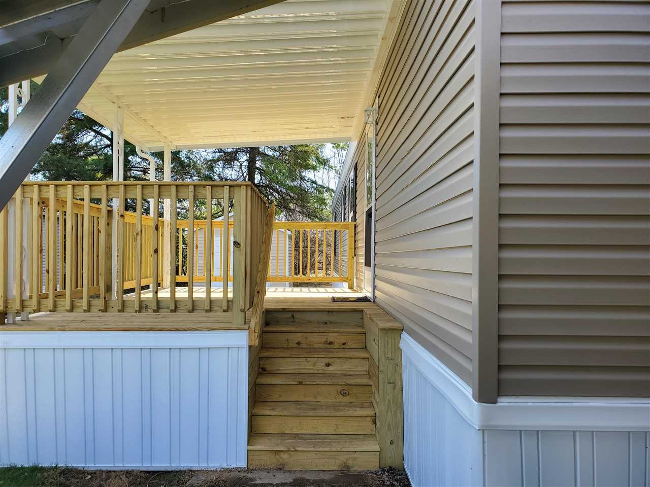 Property Photo:  31 Court Road  IN 47374 