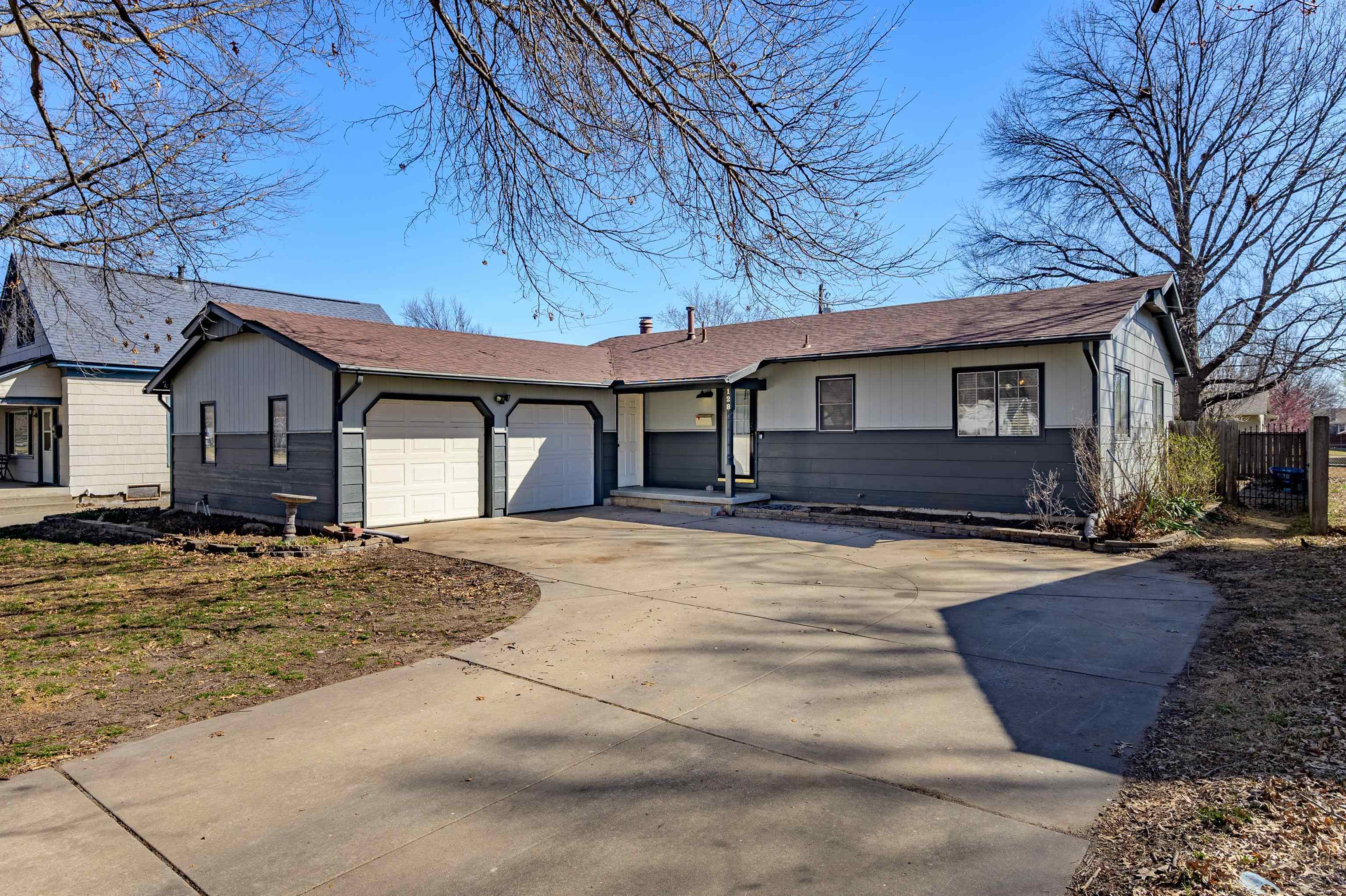 Property Photo:  128 N Dexter Ave  KS 67147-2341 