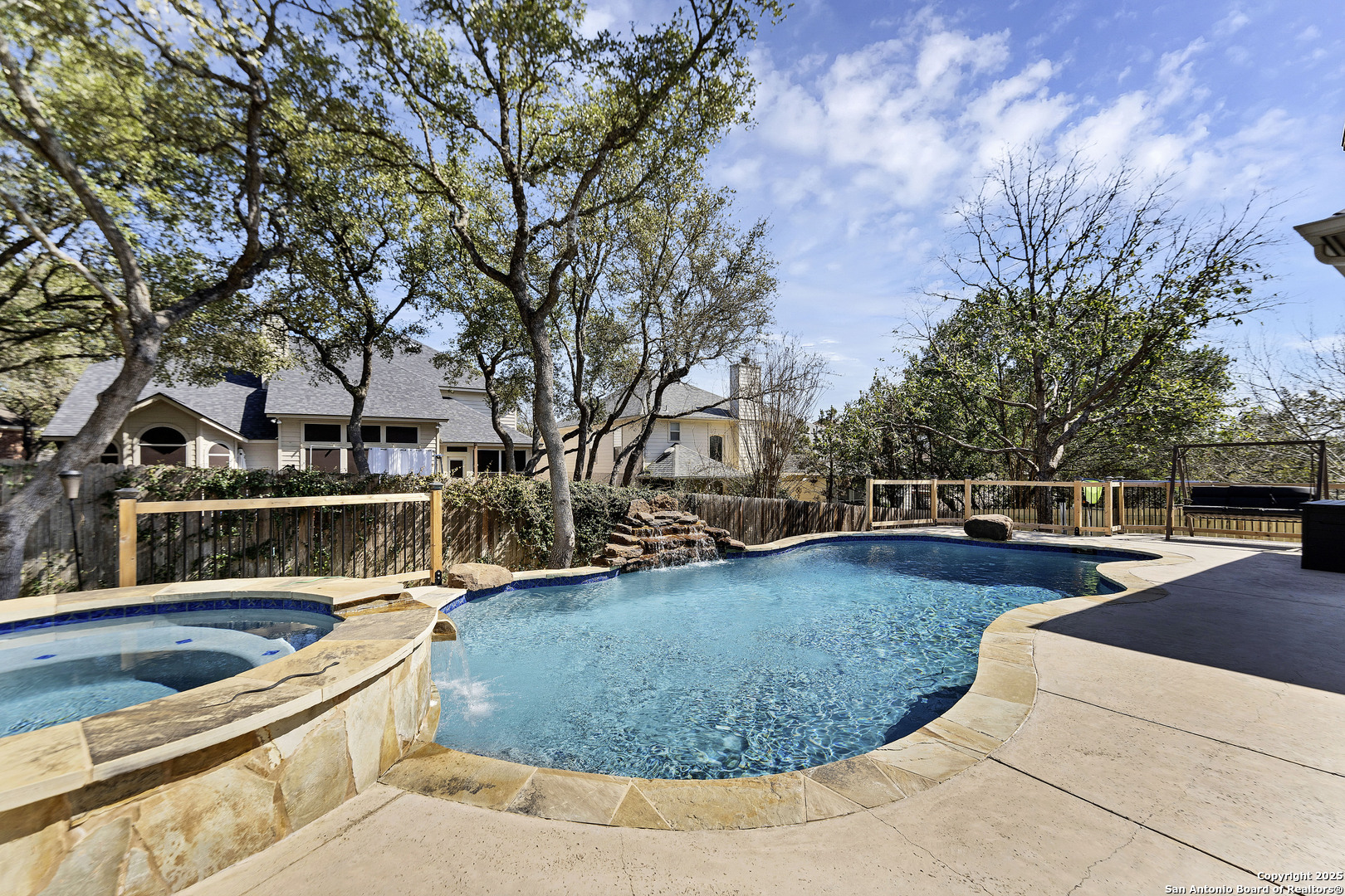 1635 Lookout Pt  San Antonio TX 78260 photo