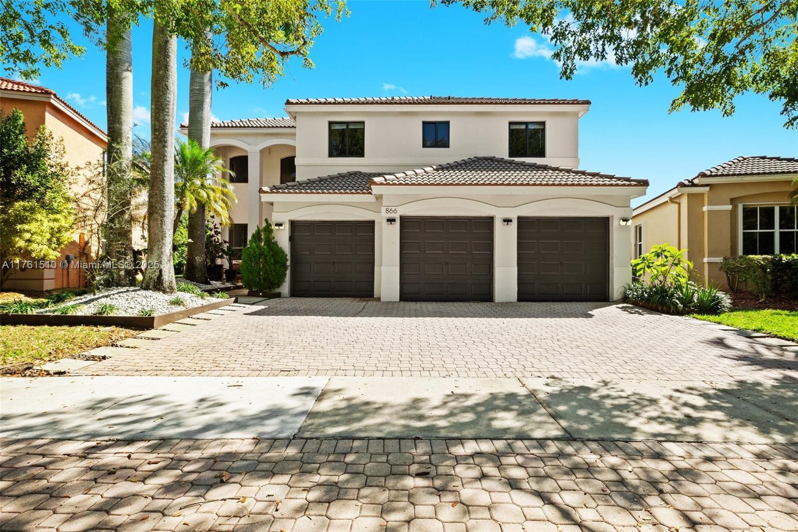 Property Photo: 866 Hawthorn Ter FL 33327