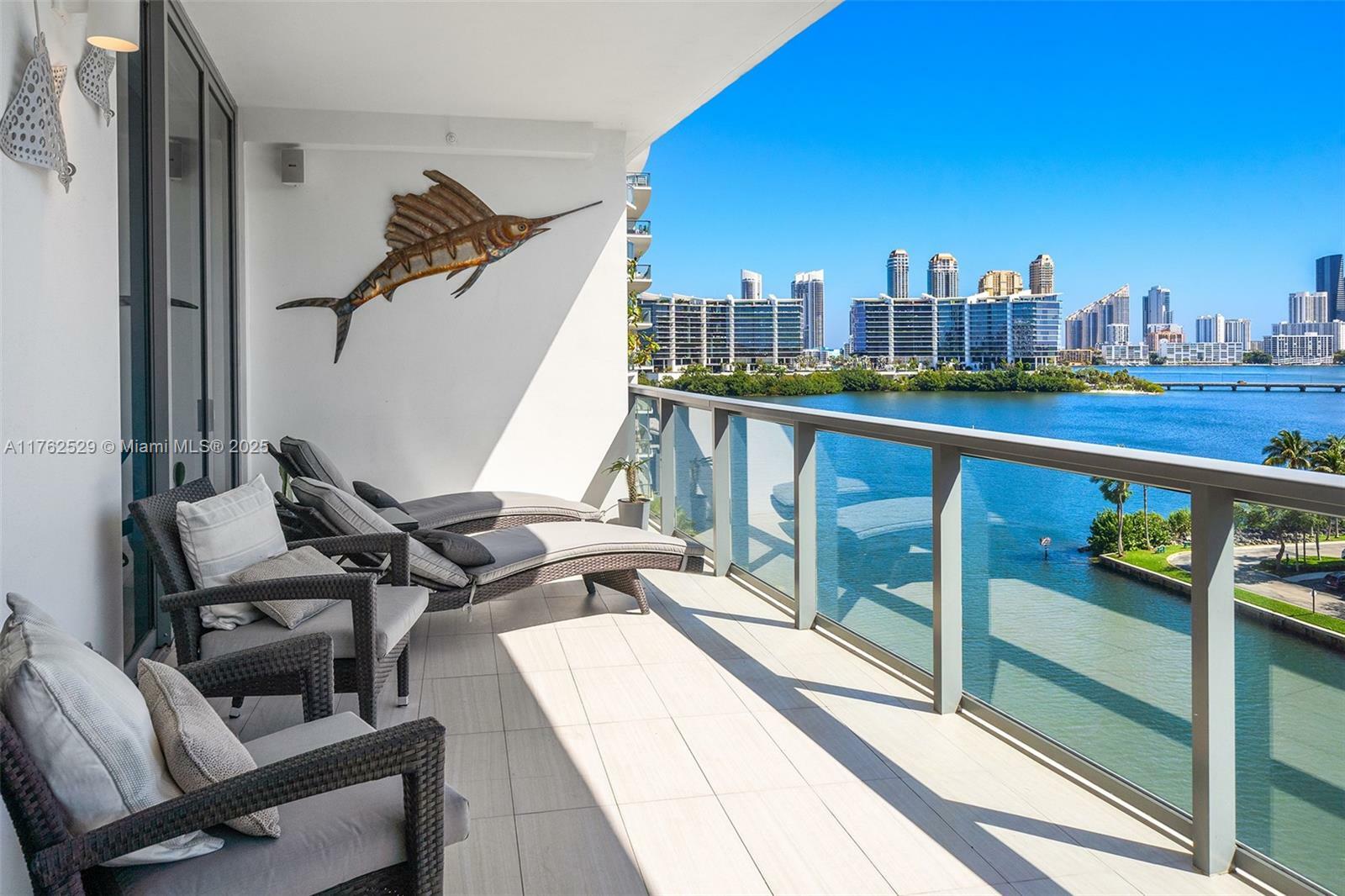 Property Photo: 3250 NE 188th St 704 FL 33180