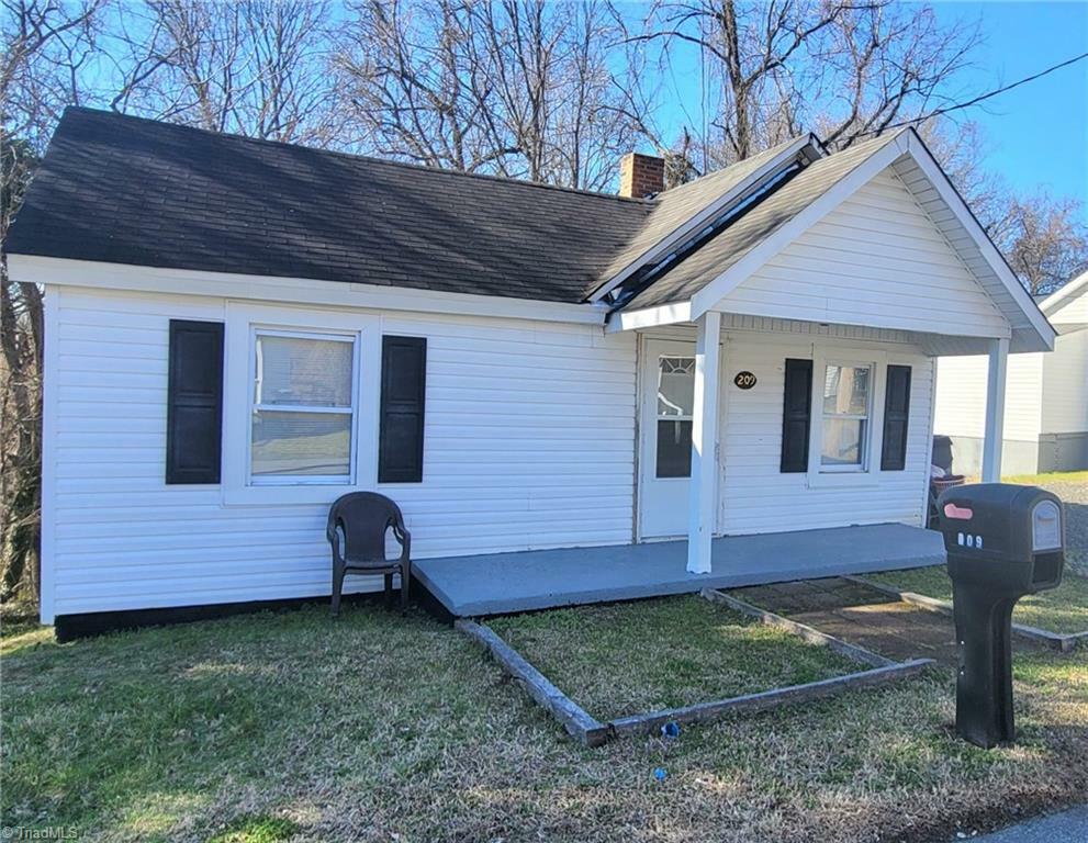 209 Pennsylvania Avenue  Reidsville NC 27320 photo