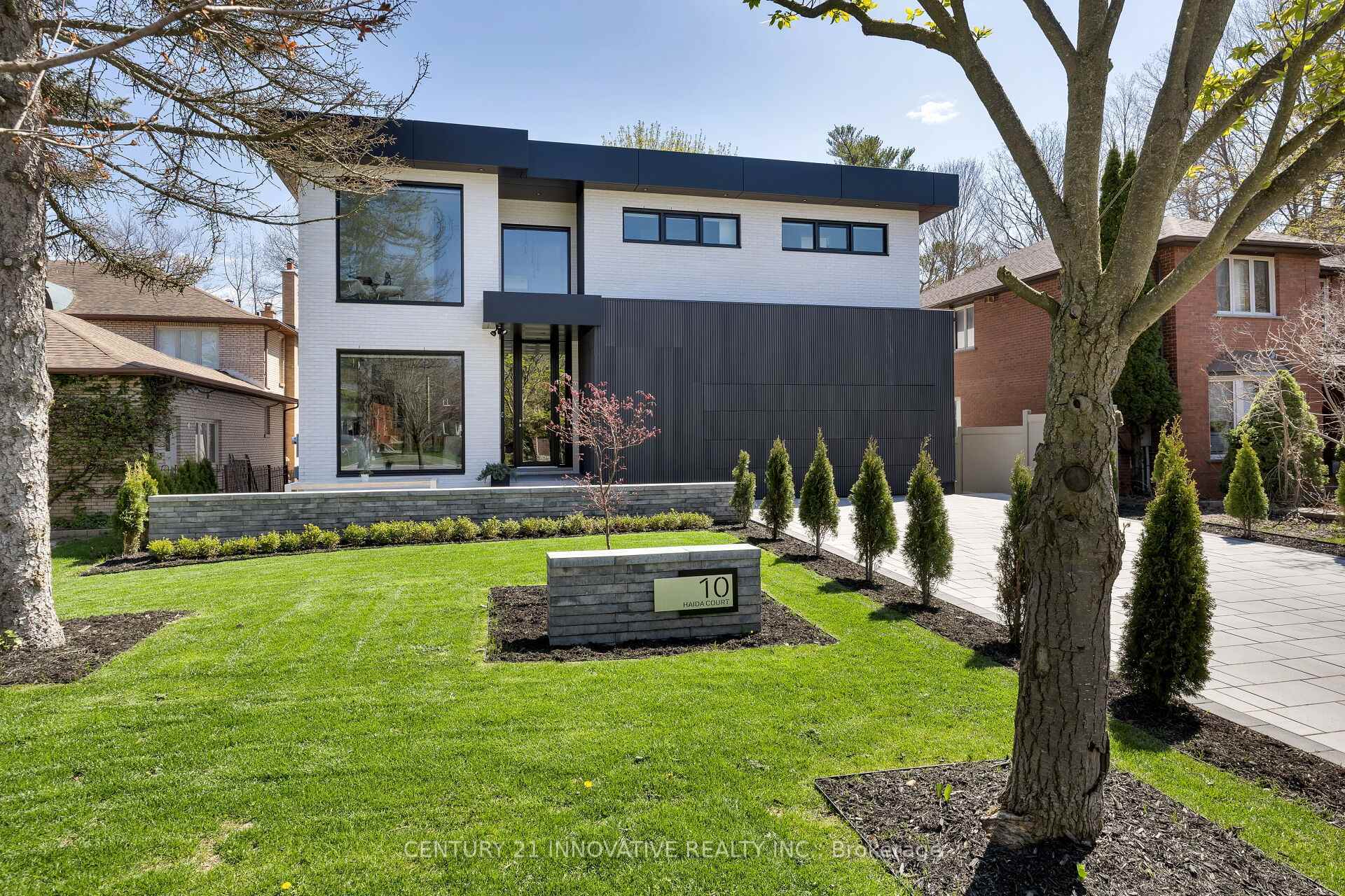 Photo de la propriété: 10 Haida Court ON M1C 3L1
