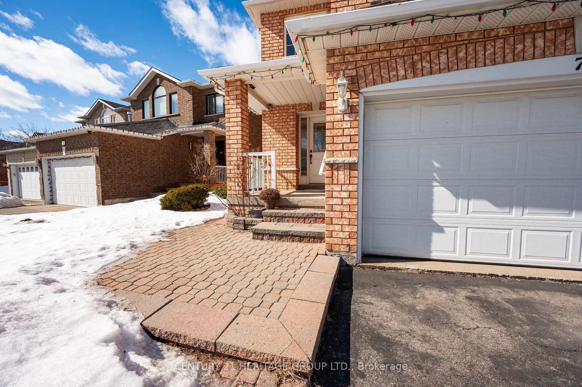 Property Photo:  73 Solway Avenue  ON L6A 2W8 