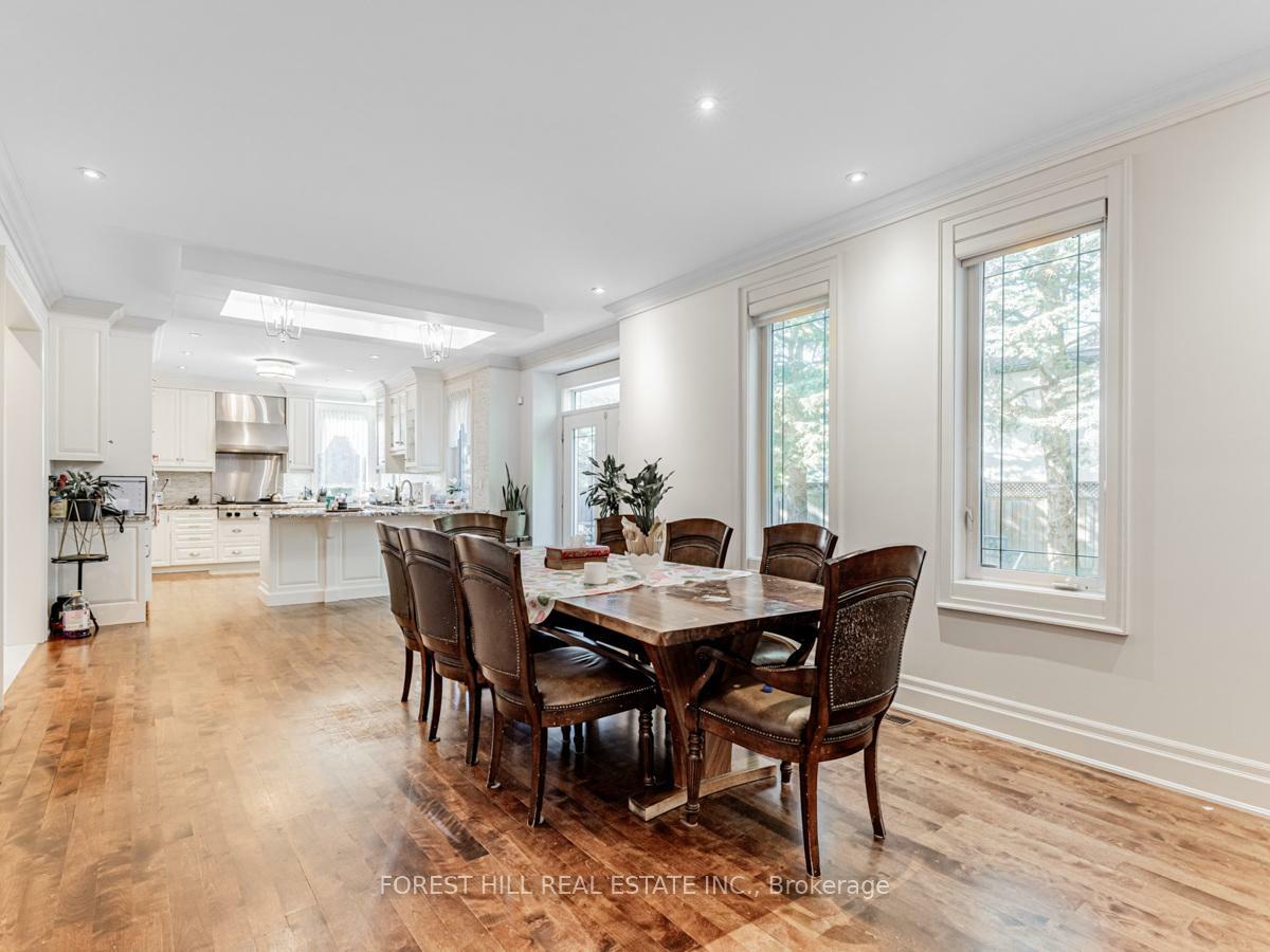 Photo de la propriété:  73 Larkfield Drive  ON M3B 2H4 